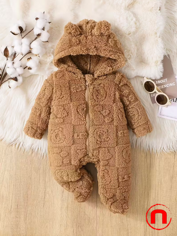 Plush jumpsuit with hood and feet for newborns, with cartoon print,