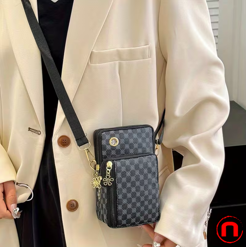 Unique shoulder bag for ladies