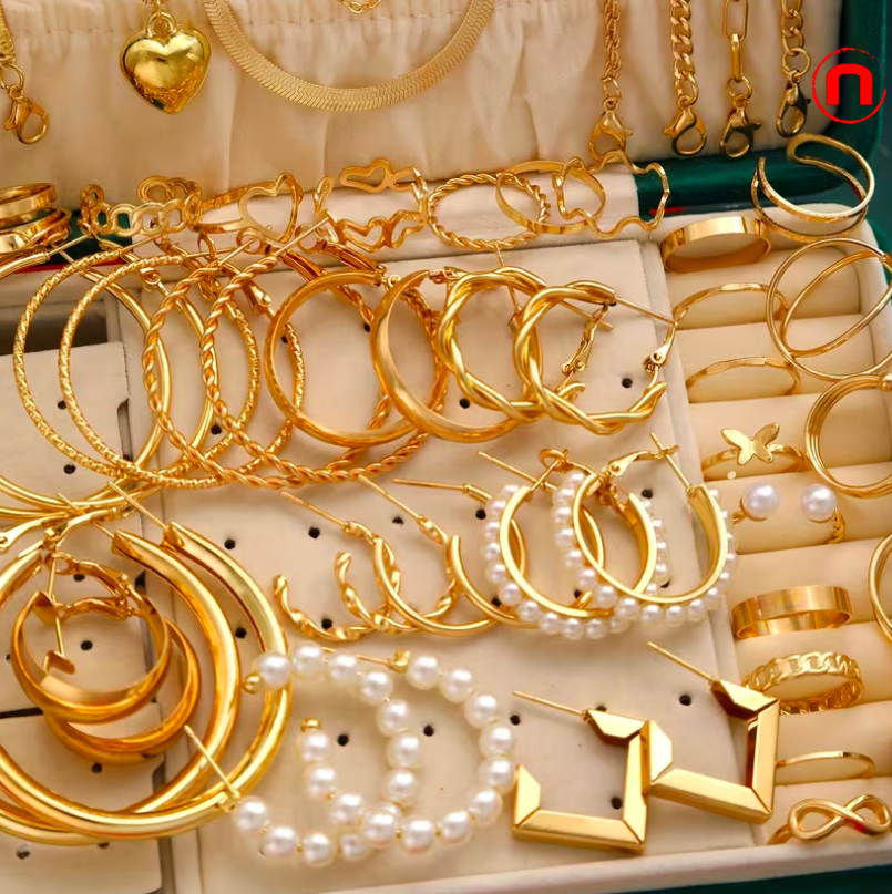 54 pieces of elegant jewelry