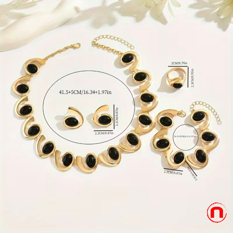 Elegant set of necklaces